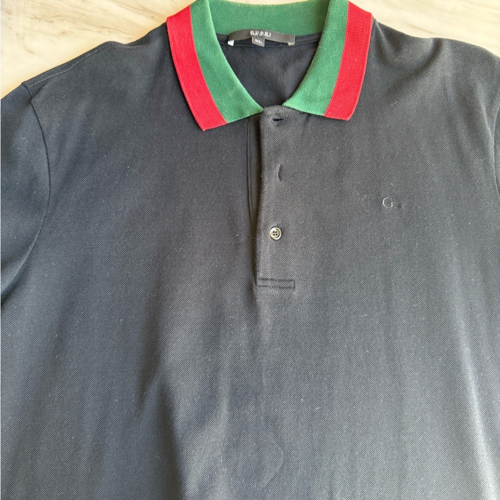 Gucci Men's Black Polo Shirt with Red and Green Collar